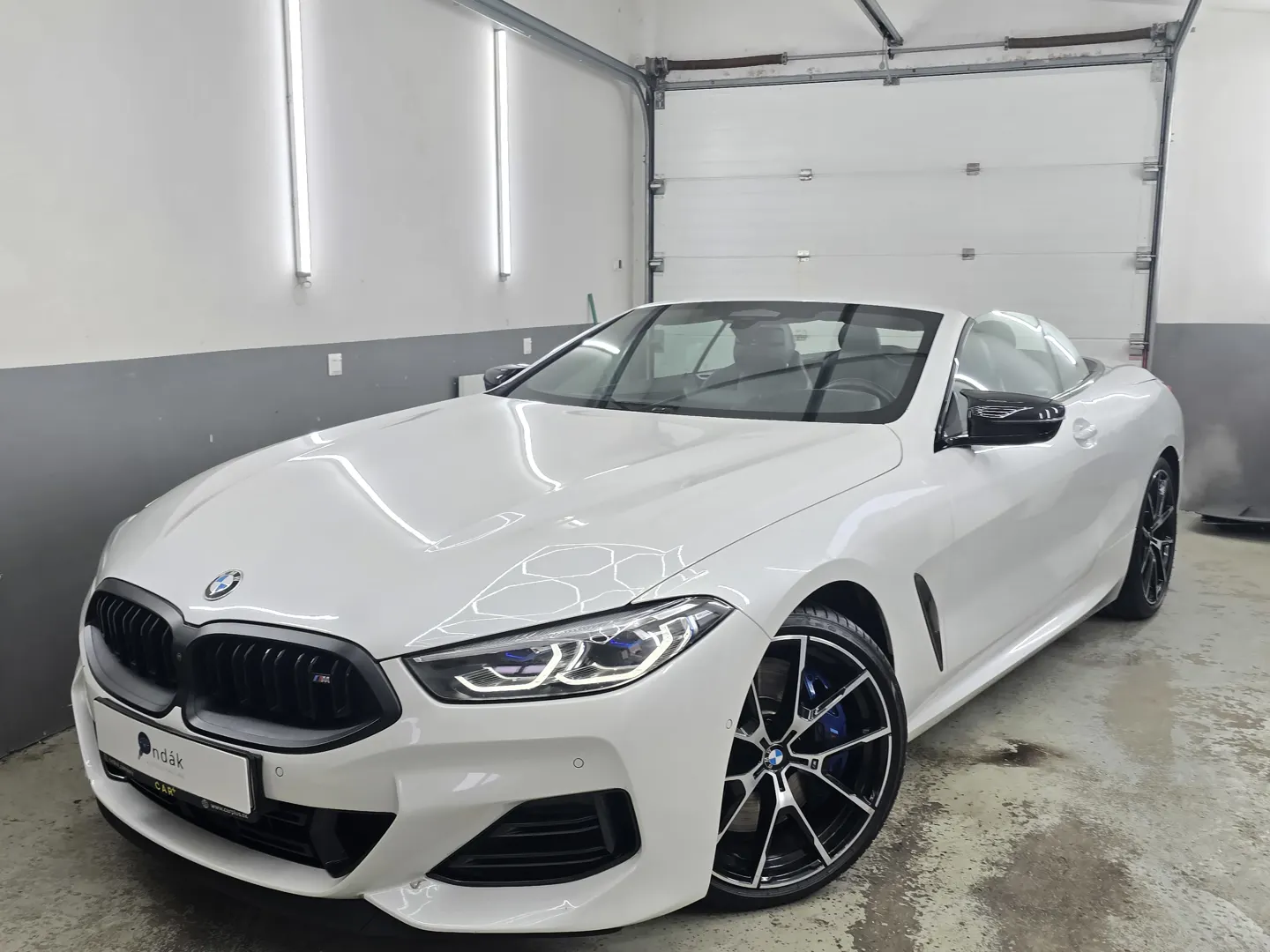 Hlavná fotka - Viacstupňové leštenie a keramická ochrana BMW 850i