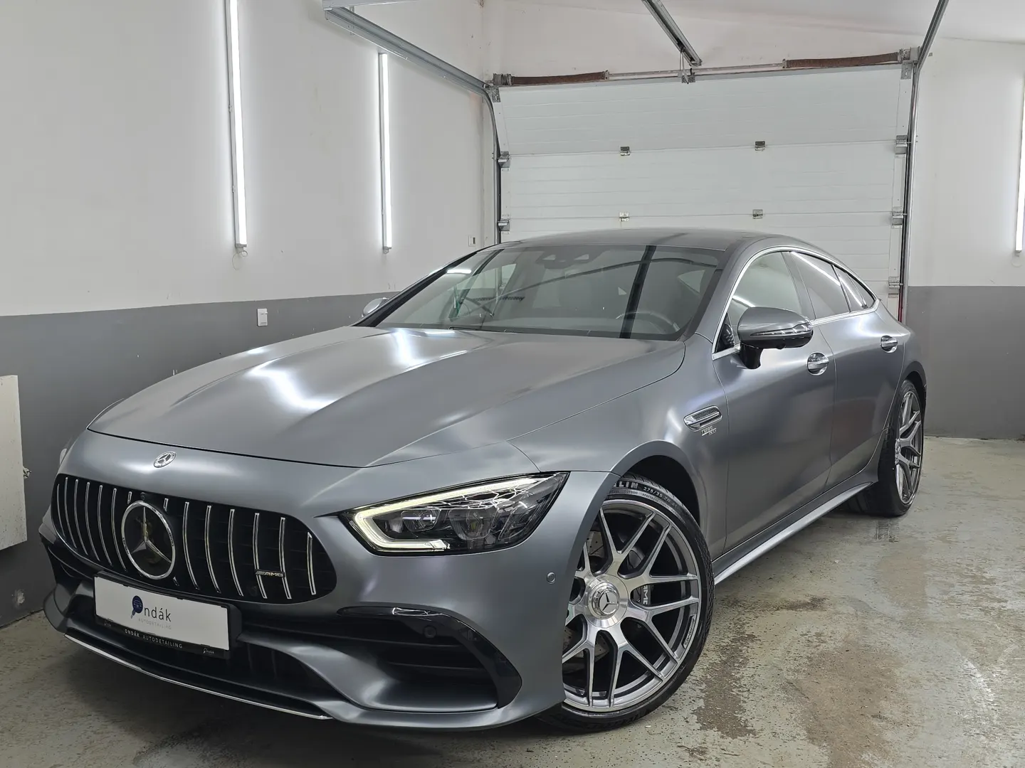 Hlavná fotka - Keramická ochrana laku a detailing Mercedes-Benz GT